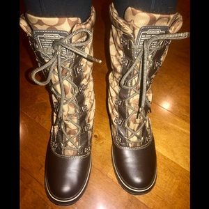 Coach Shaine signature winter boots khaki